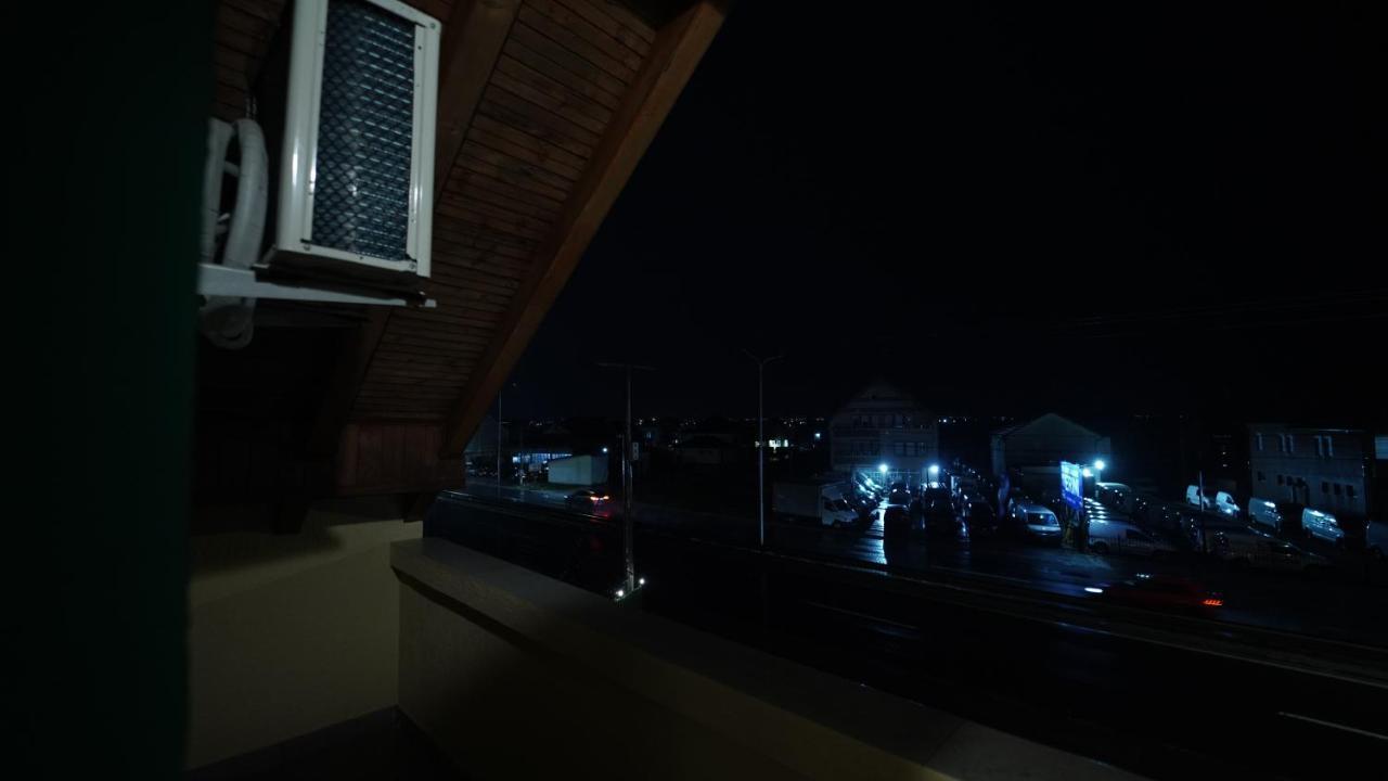 Madigan'S Hotel Kosovo Polje Екстериор снимка
