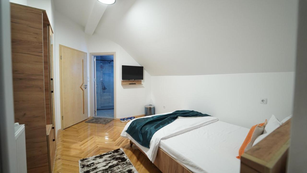 Madigan'S Hotel Kosovo Polje Екстериор снимка