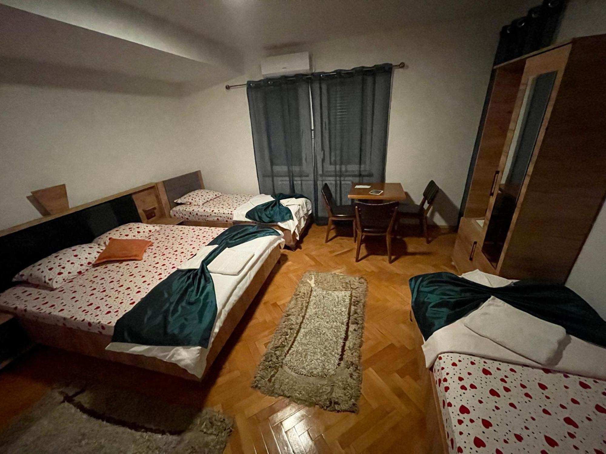 Madigan'S Hotel Kosovo Polje Екстериор снимка
