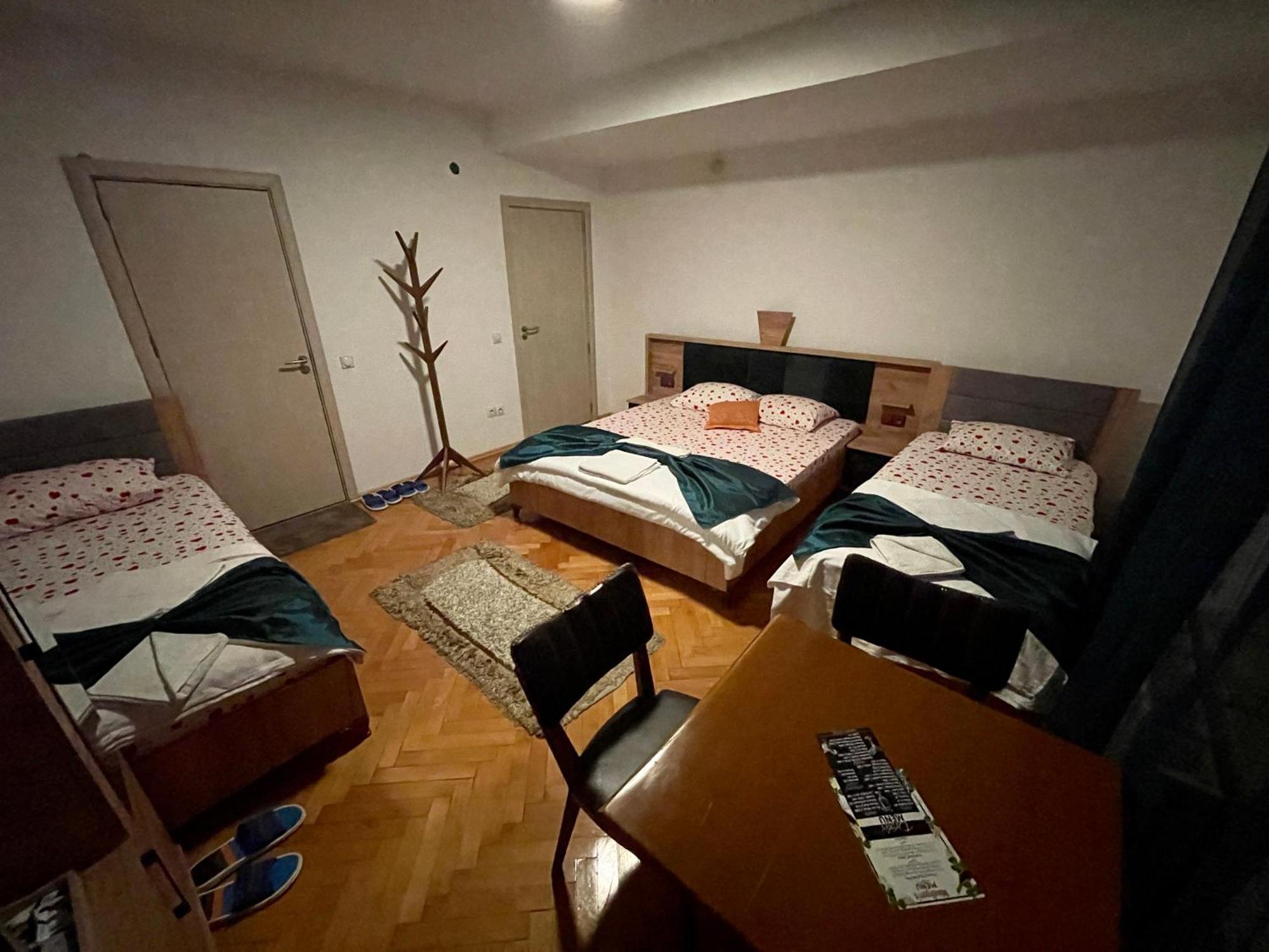 Madigan'S Hotel Kosovo Polje Екстериор снимка