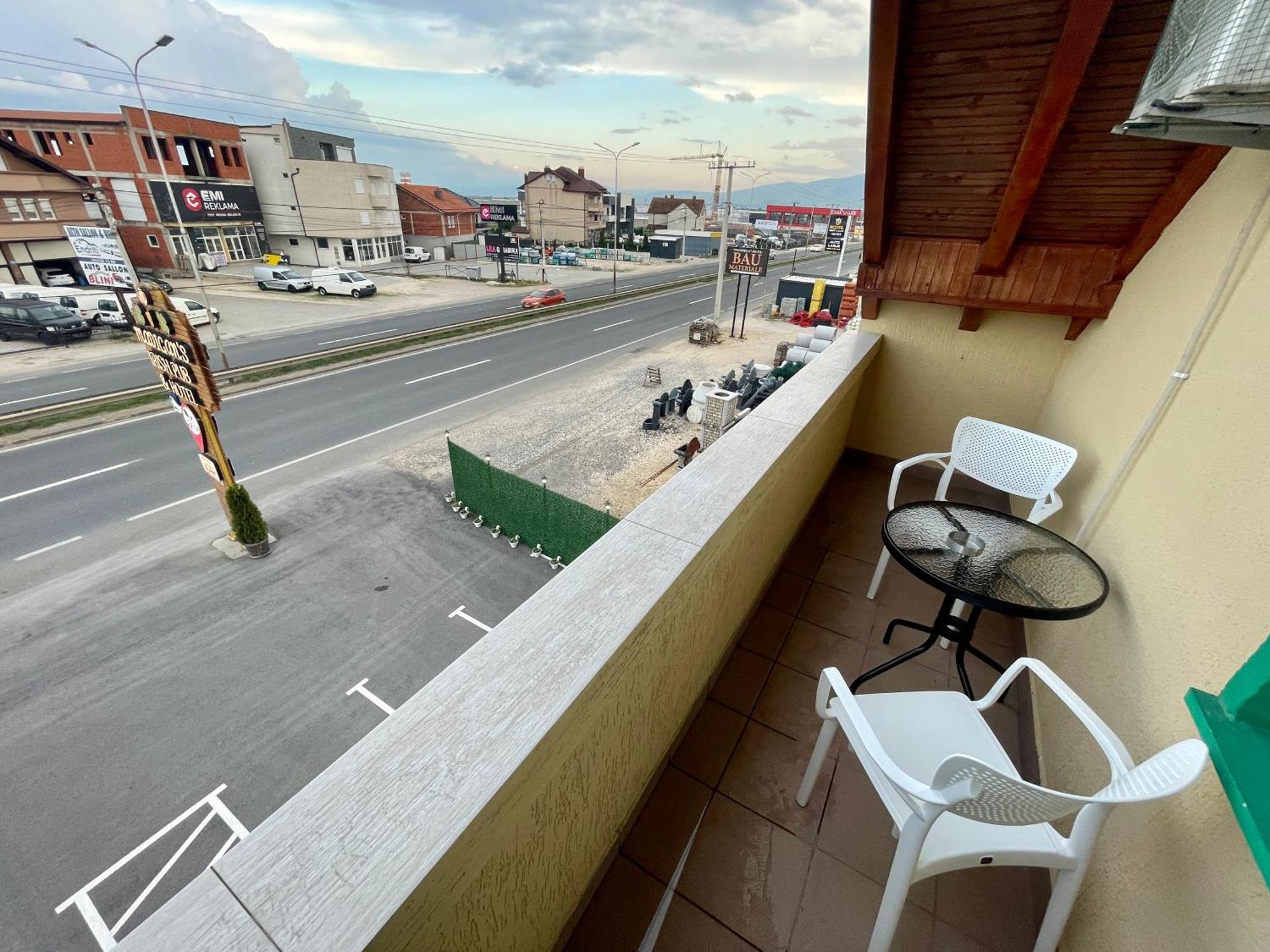 Madigan'S Hotel Kosovo Polje Екстериор снимка