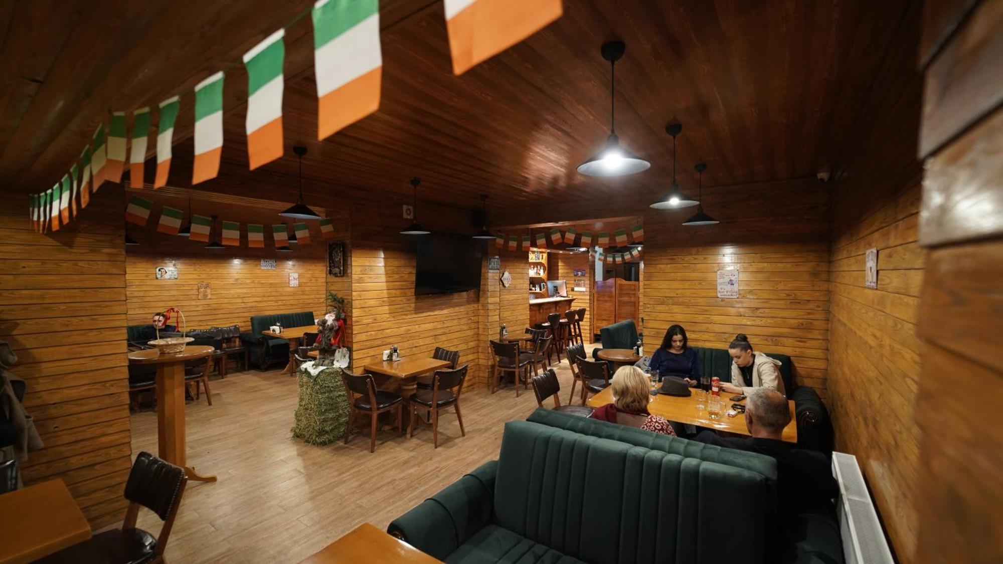 Madigan'S Hotel Kosovo Polje Екстериор снимка