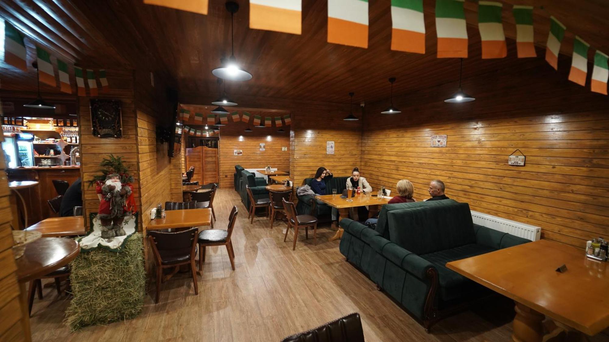 Madigan'S Hotel Kosovo Polje Екстериор снимка